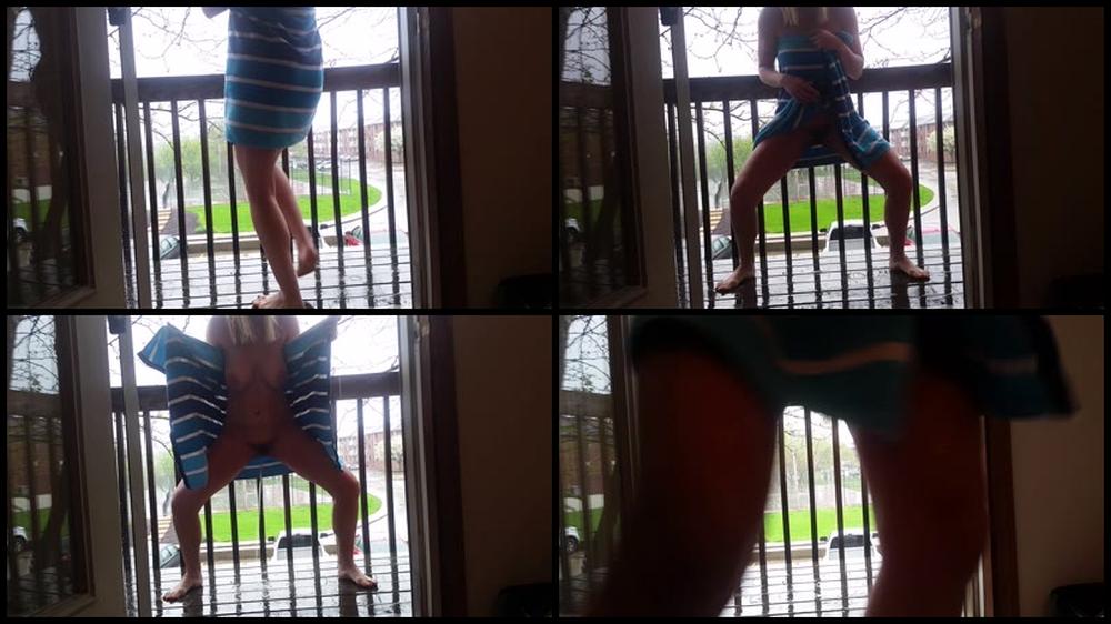 Candiecane Peeing On A Friends Porch