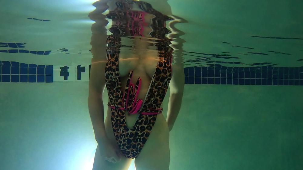 Hotel-Pool-Adventure