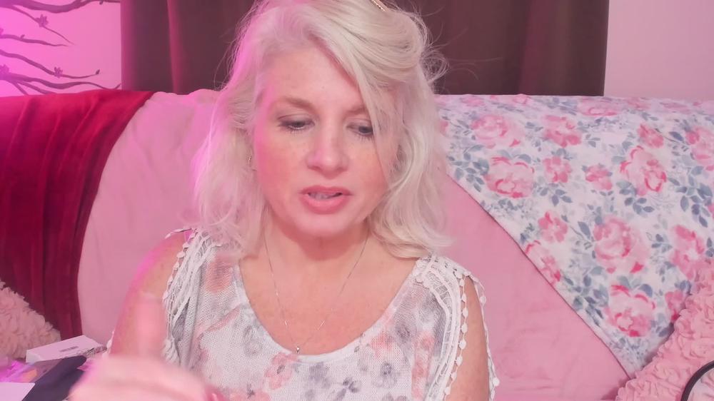 Paintedrose - Opening My Mail Shopping Pantyhose