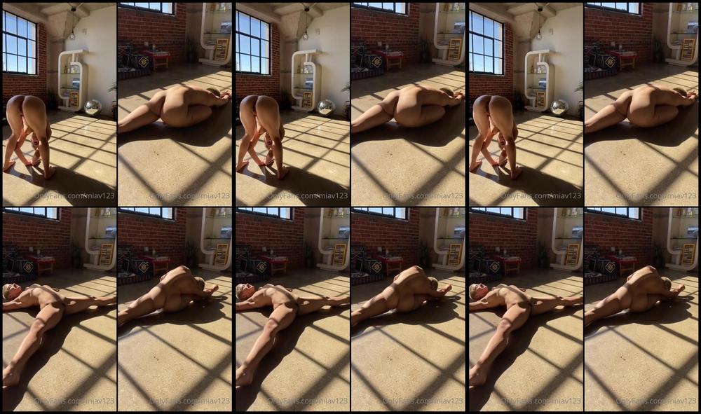 Miav123 17 11 2020 1270429565 Little Morning Yoga For You To Enjoy With Me