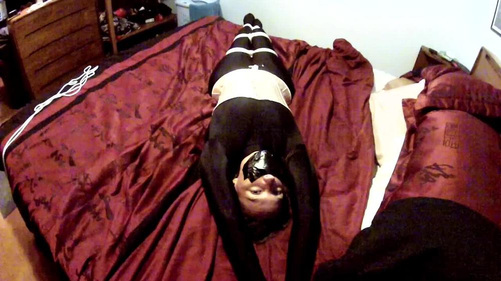 Samanthablacksuit3