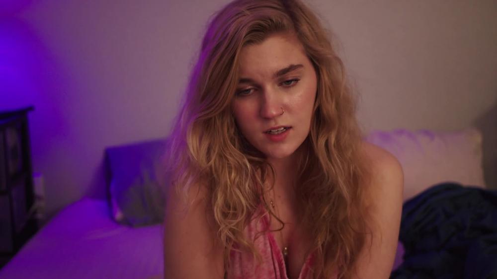 Girlfriend Cheats With A Guy She Meets Online