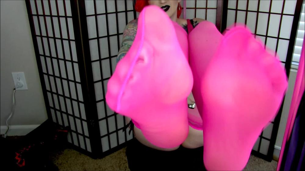 Mistress Harley Goddess Stocking Foot Worship