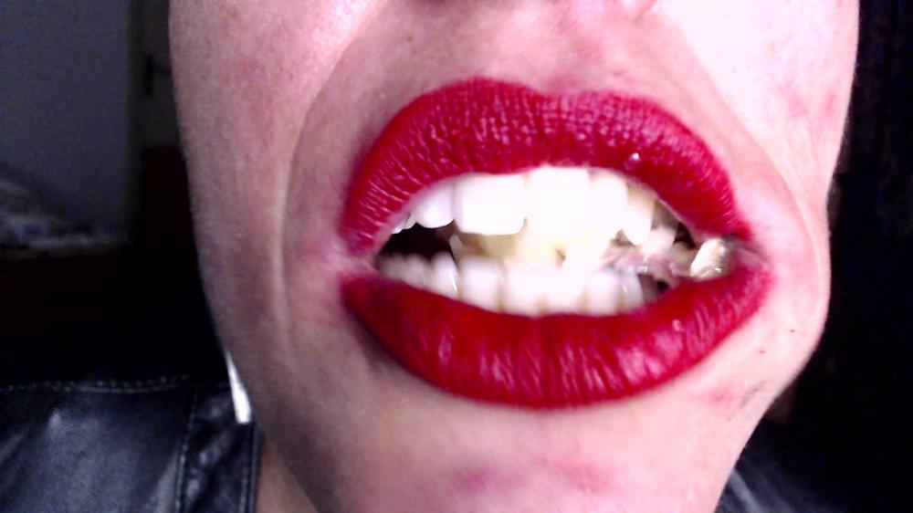 Emprexkala Smashing An Apple Inside My Mouth Asmr