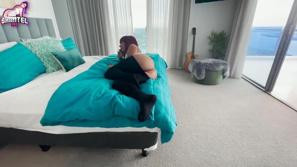 Girlfriend On Important Phone Call Gets Her Big Ass Sucked, Licked & Woshiped! Shantel Dee ThroatPie