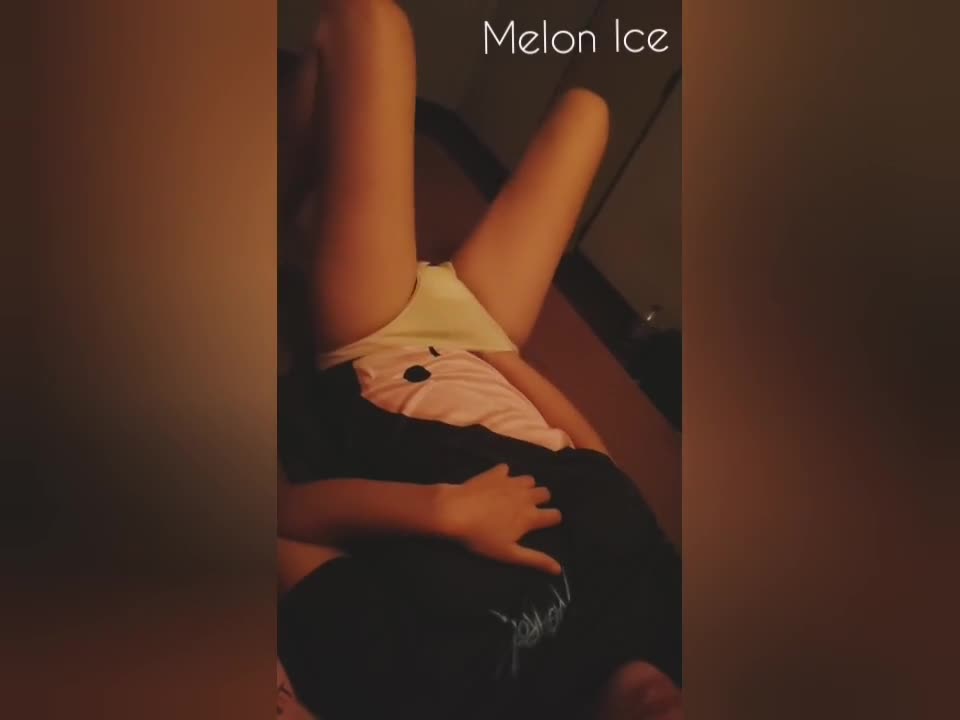 Melon -​ เล่าเรื่องเสียวค่ะ ไปโดนเย็ดในผับมา...