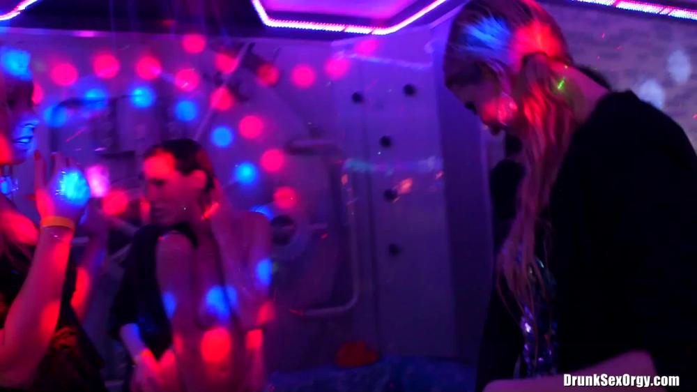 Drunksexorgy.Com Holiday Hotties Part 5 08.02.2013 Johane Johansson