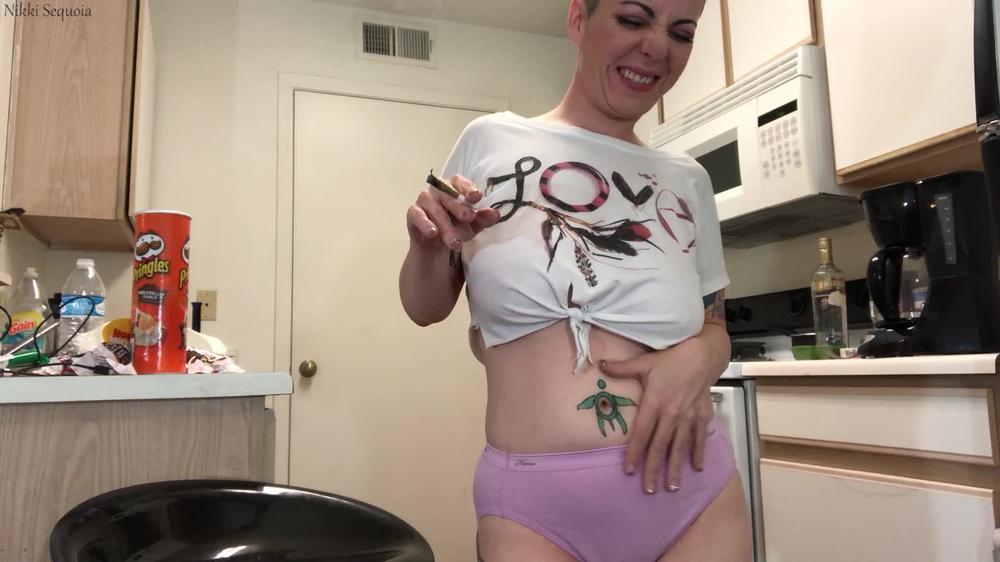 Nikki Sequoia Kickinkush Donkeyfarts