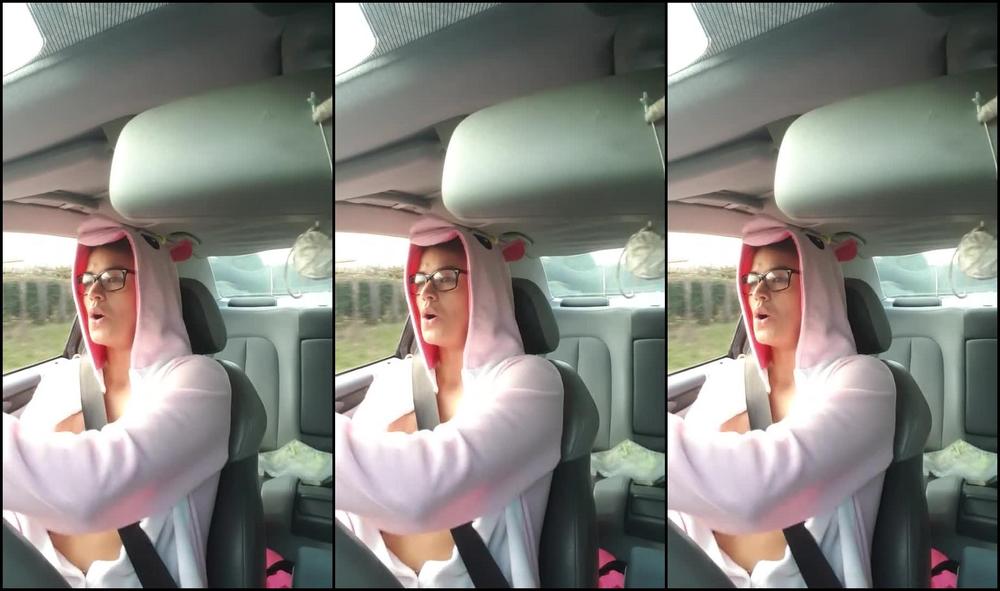 2017.01.06 French Teen In Unicorn Sweatwear Drive Boobs Out