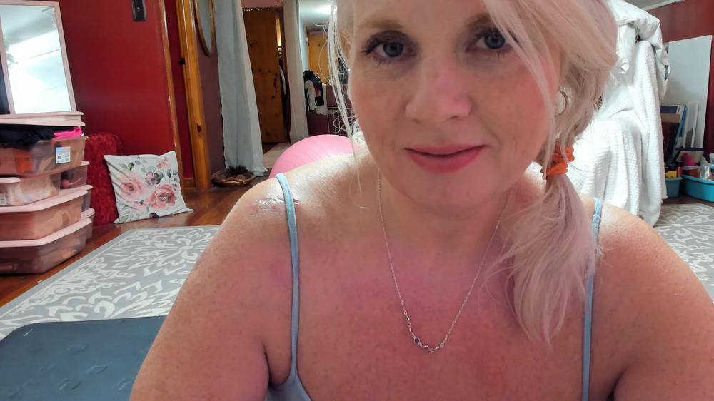 Paintedrose - Yoga Pants Seduced By Friends Mom 4K