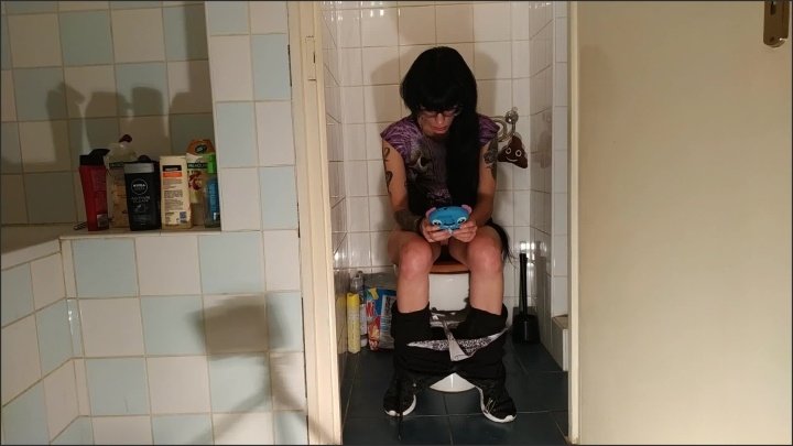Sexy Goth Teen P-- Crap While Play With Her Phone Pt2 Hd