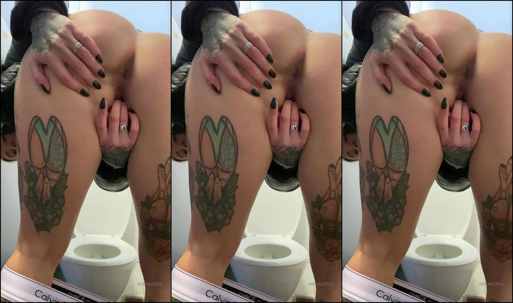 Ava Austen 2020 161169304 The Train Toilets Are Always Empty