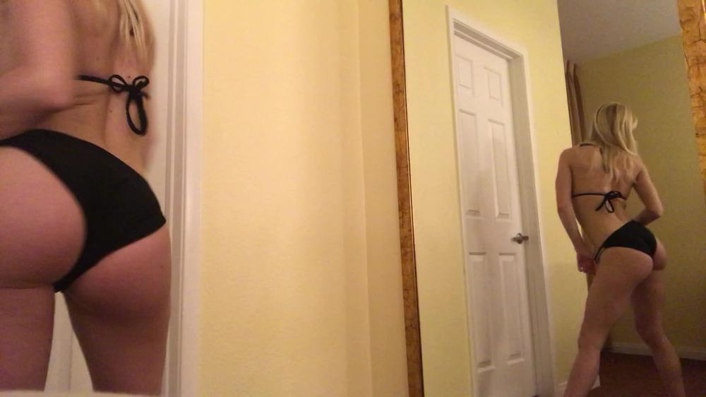Serenesiren Teasing And Posing In Bikini Manyvids