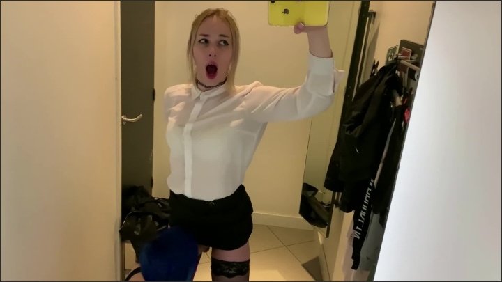 Keokistar Sucked Off A Translady In A Dressing Room