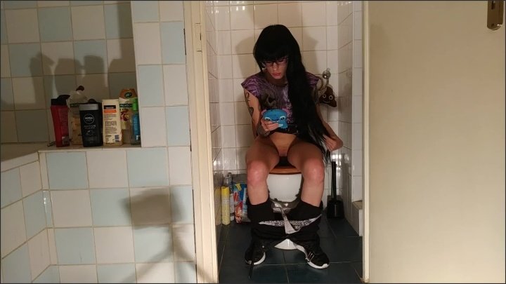 Goth Teen P-- Crap Why Play On Her Mobile