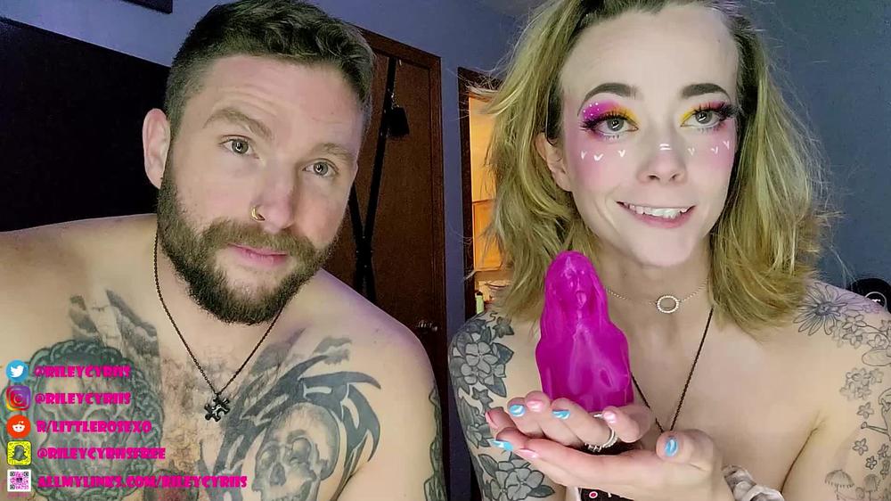 Riley Cyriis Weekly Vlog What Can I Hold In My Tits