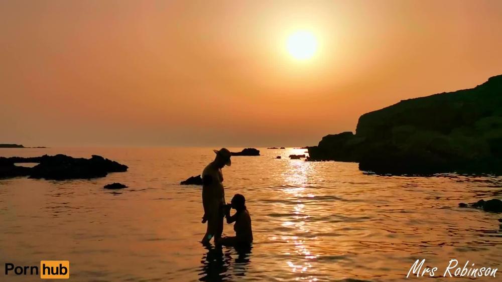 Couple having sex at Sundown get Filmed on Voyeur Cam