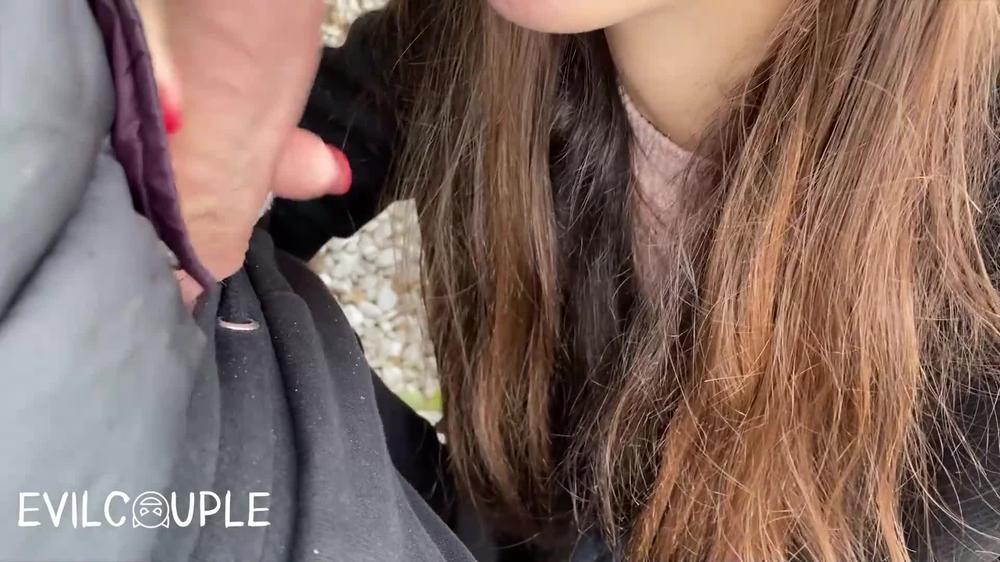 RISKY BLOWJOB & SHOEJOB ON PUBLIC BEACH IN THE MIDDLE OF THE DAY