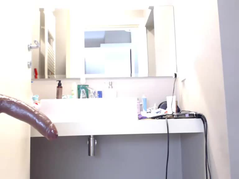 113_Naughtyelle