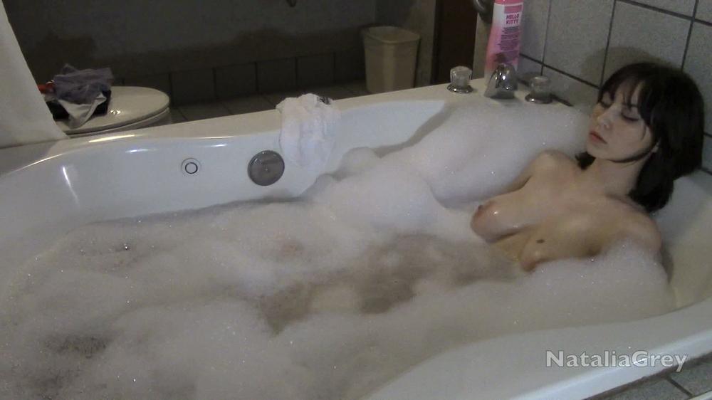 Tentacle Surprise Bathroom Mas 1080P