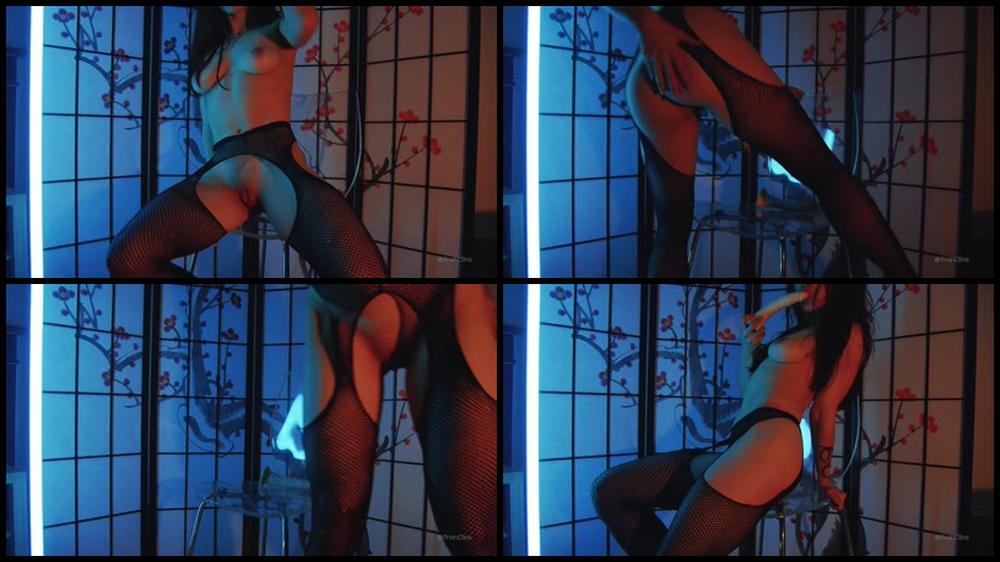 Madelainerousset 11 11 2019 84709243 Here X27 S Something Special For You I Was Back From The Gym Fresh Out Of A Very Quick Show