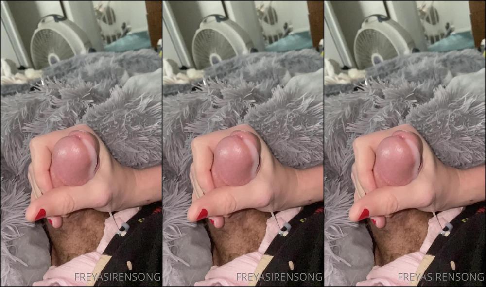 20200926 967409945 Throw Back This Cum Shot