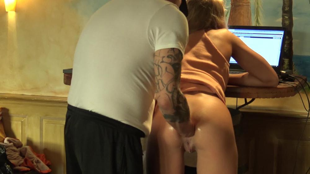 Girls4cock.com *** Hardcore Fisting Punch Fisting Belly Bulge
