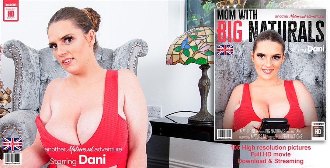 Dani (EU) (30) - Big natural breasted mom Dani playing with her pussy / 14138