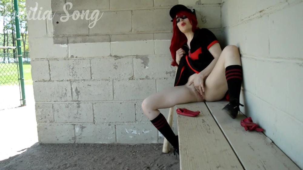 Batwoman Cosplay Public Masturbation