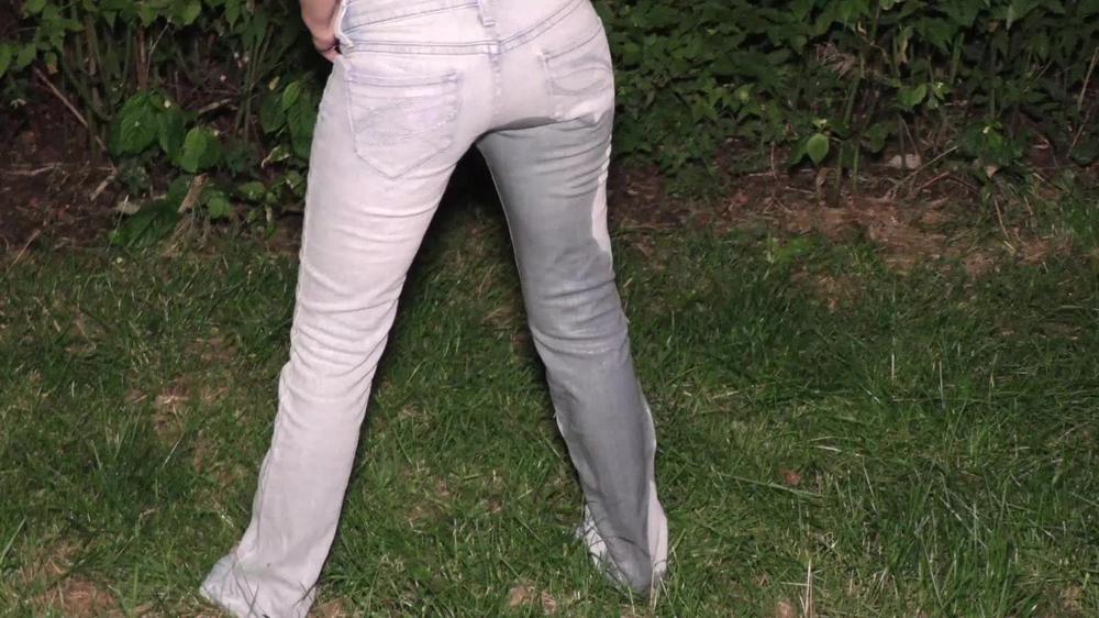 Sexyjenjen Pissing In Jeans