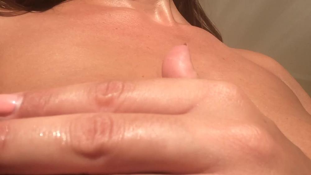 Alyssa Reece - Bronzed Boobs At The Pool Pov - 720P