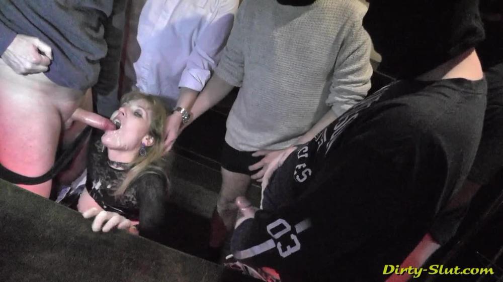 2018.03 063 I Returned To The Public Bar In 022018 And Got Cum Drenched By Over 20 Guys