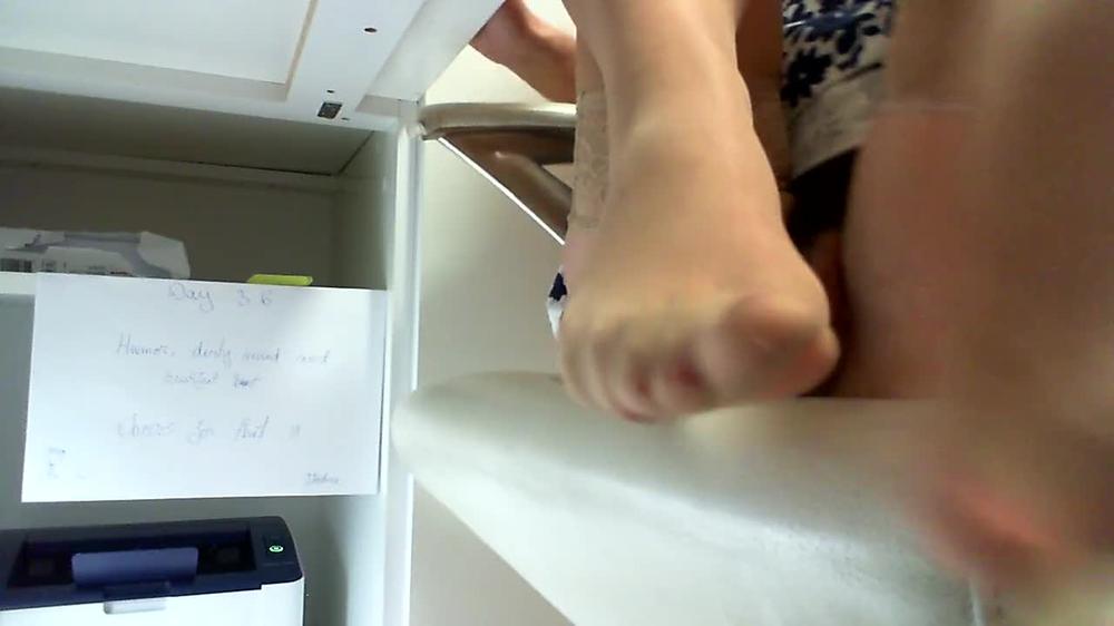 Masturbate at work : Day 36.cum with me!