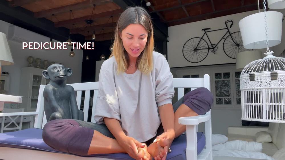 Foot Fetish Tutorial - how to give a FOOTJOB with Roxy Fox