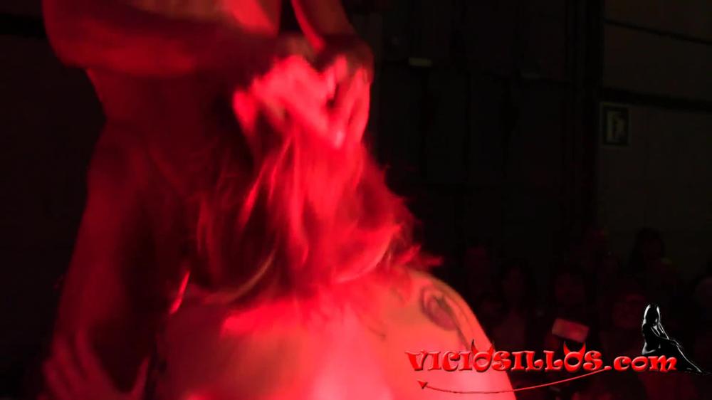 [Viciosillos.Com] Maria Riot, Lilyan Red & Alejandro Mango Live Threesome At Valencia Sex Festival 2016