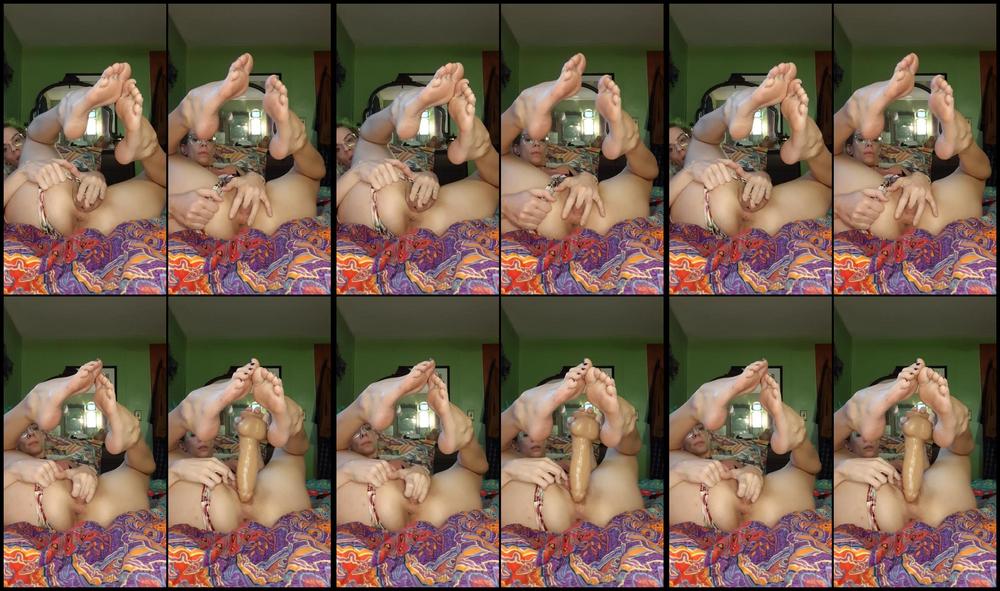 Hippiefeet23 25 12 2021 2305297471 Hope You Are Getting Me Something Nice For The Holiday My Wishlist Is In My Bio