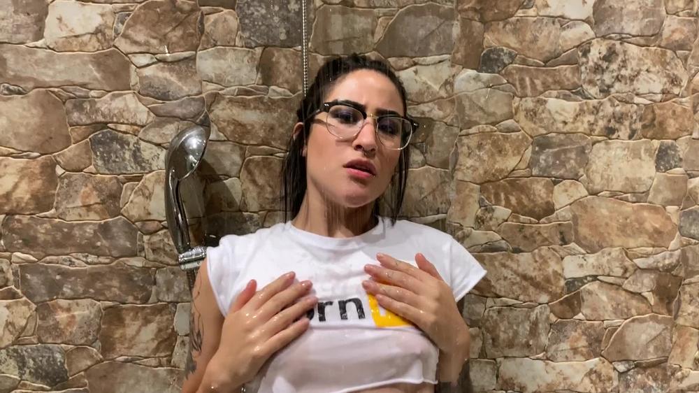 MADY GETS WET IN THE SHOWER AND TEASES HER PUSSY