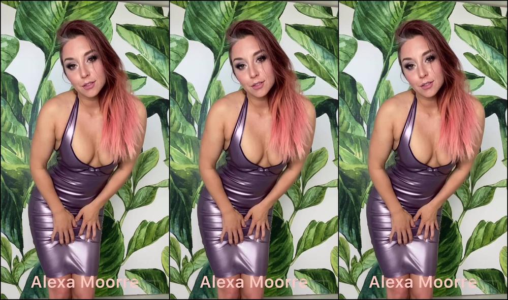 Alexamoorre 2020 412791222 Sunday Selfie Lila Latex Movie Enjoy
