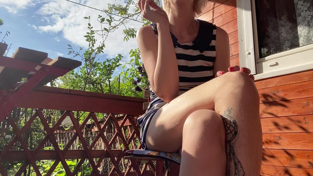 Cuteblonde666 Smoking Outside Showing My Hairy Pussy