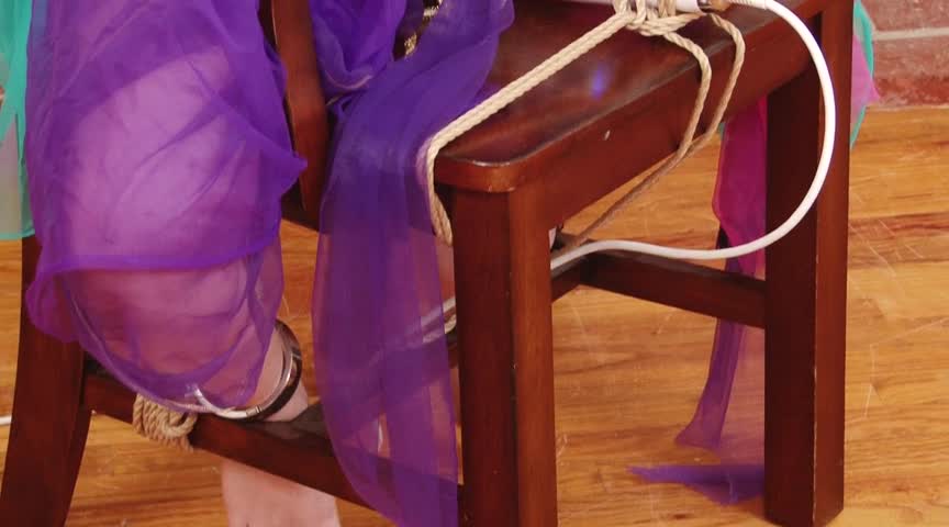 Bigtit Barefoot Harem Slave Is Hooded And Vibrated To Orgasm