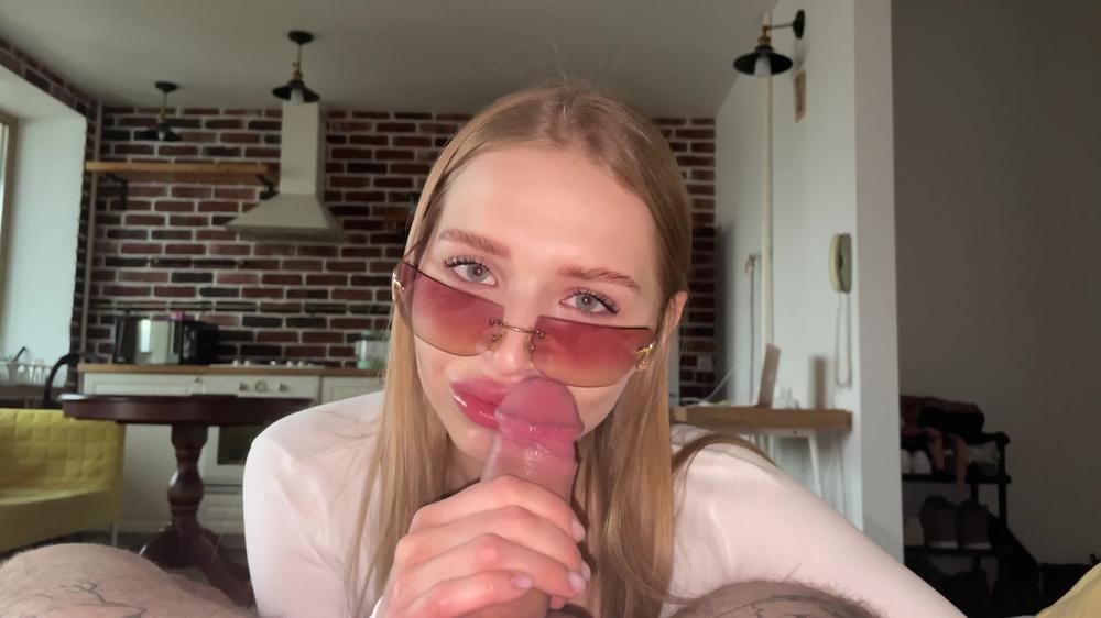 Pretty Whore Sucks Dirty In Her Glasses - 2160P