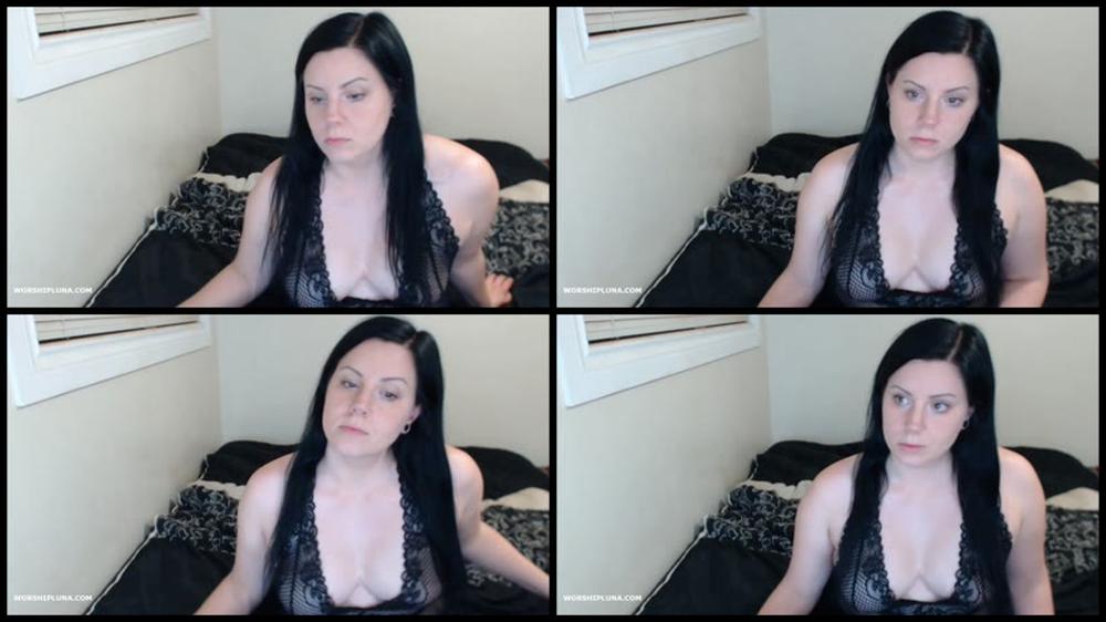 Booty4U On The Computer Ignoring You