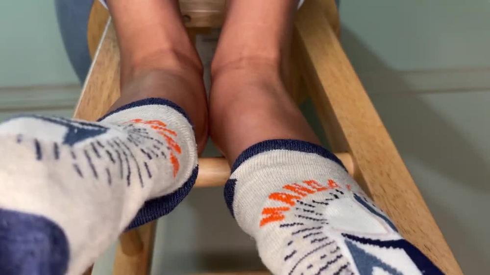 Star Wars Sock Removal On Stool