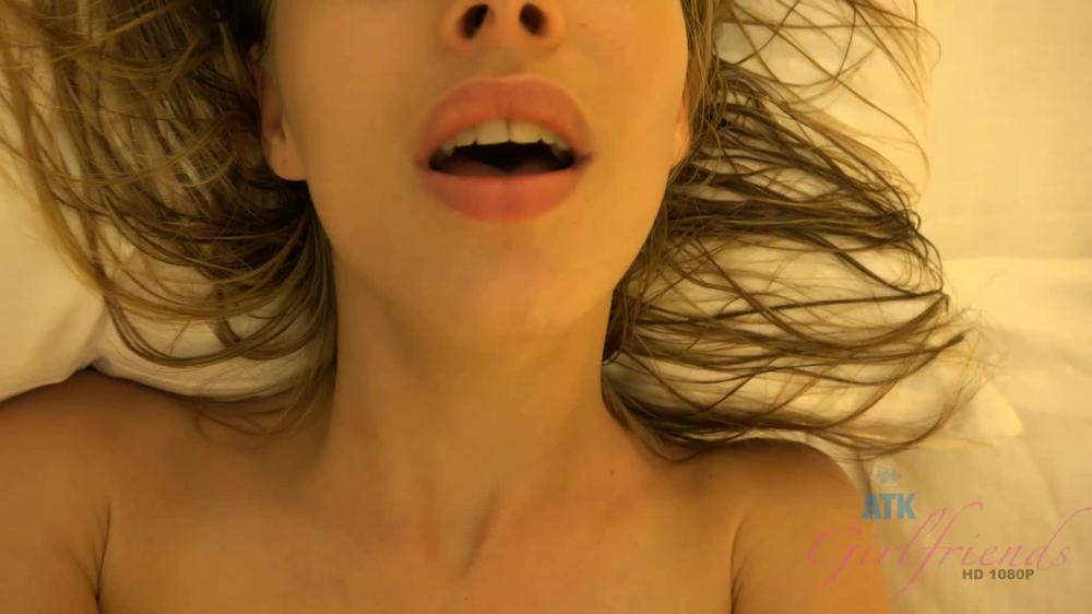 [Atkgirlfriends.Com] - 25.03.16 Luckily She Loves It In The Ass