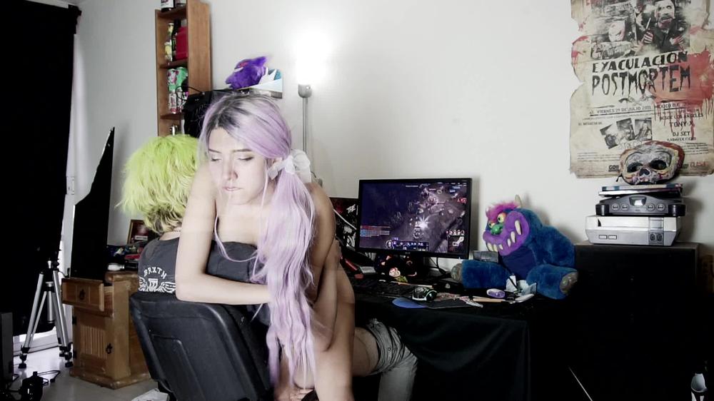 40 - Playing League Of Legends And Fucking