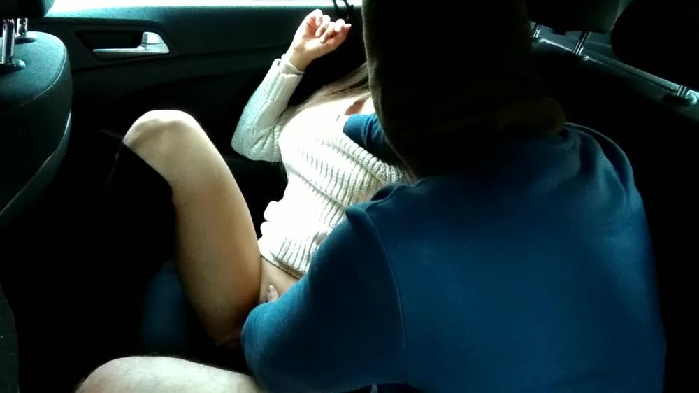 Il pompino: studentessa universitaria offre ricompensa per l'esame superato