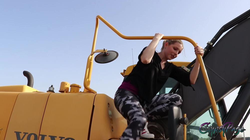 Gypsypage Brazenly Pissed Off From The Excavator