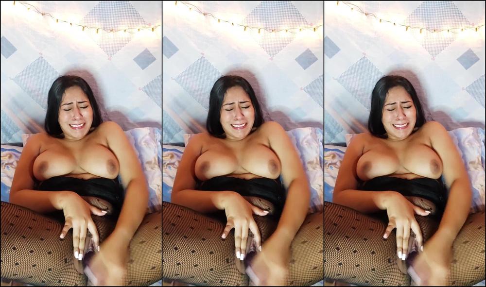 I am so horny, I want to fuck every moment. I need a big fuck in my pussy