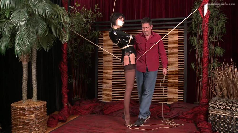 Wmbcv-1092 - Sara Liz - Strung Along
