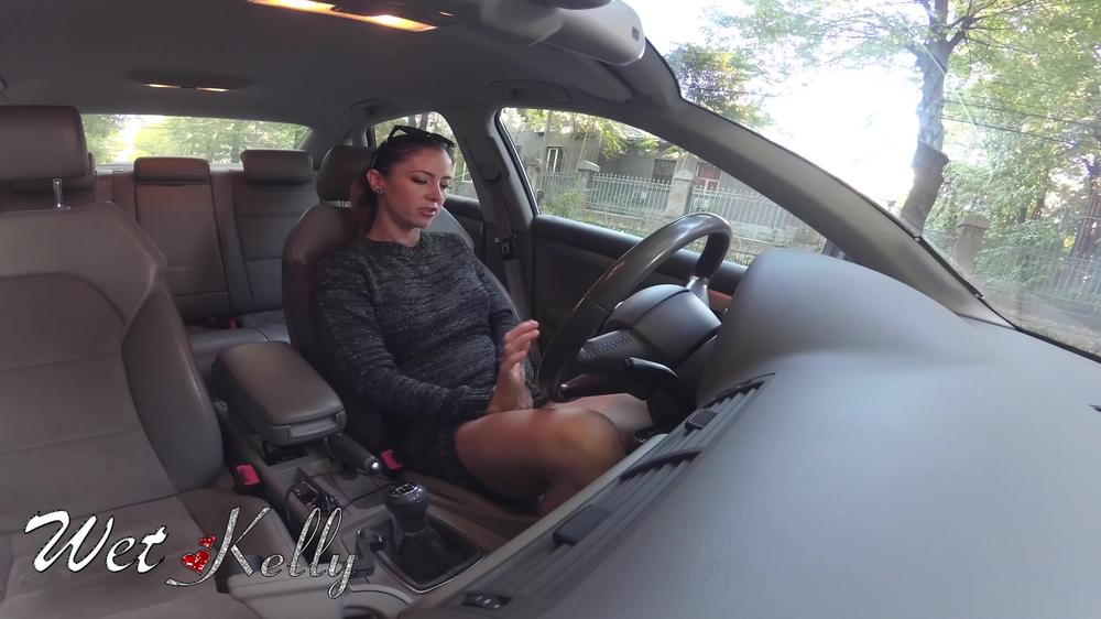 Uber Driver Got Caught Masturbating While Playing Nutaku By The Costumer.